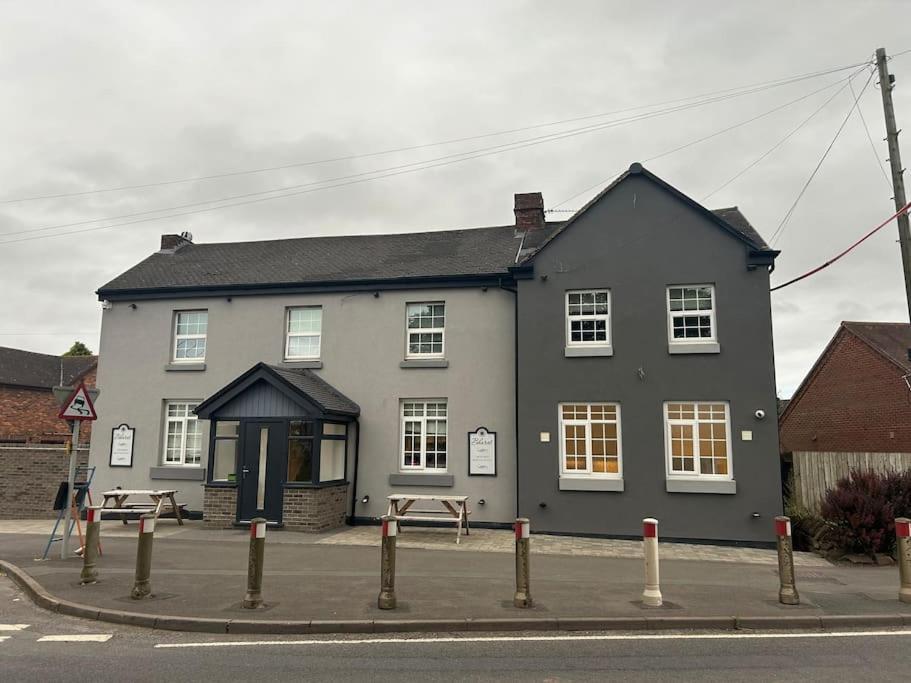 Luxury Countryside Stay - Waters Upton, Telford Exterior foto